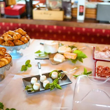 Felicin - Dimora Del Centro 3* Monforte dʼAlba