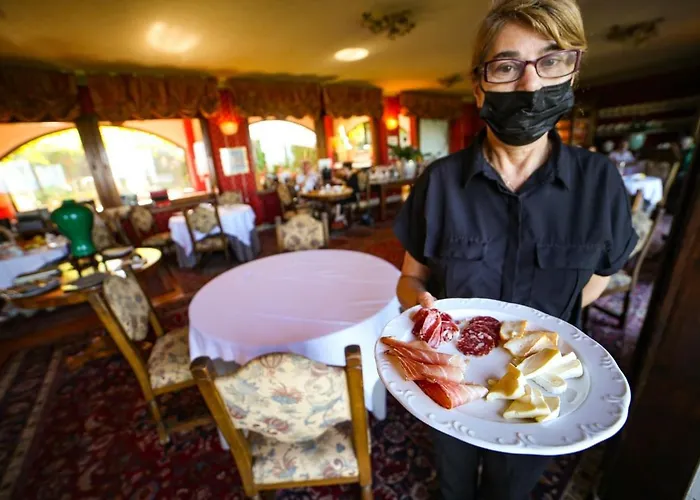 Aparthotel Felicin - Dimora Del Centro 3*